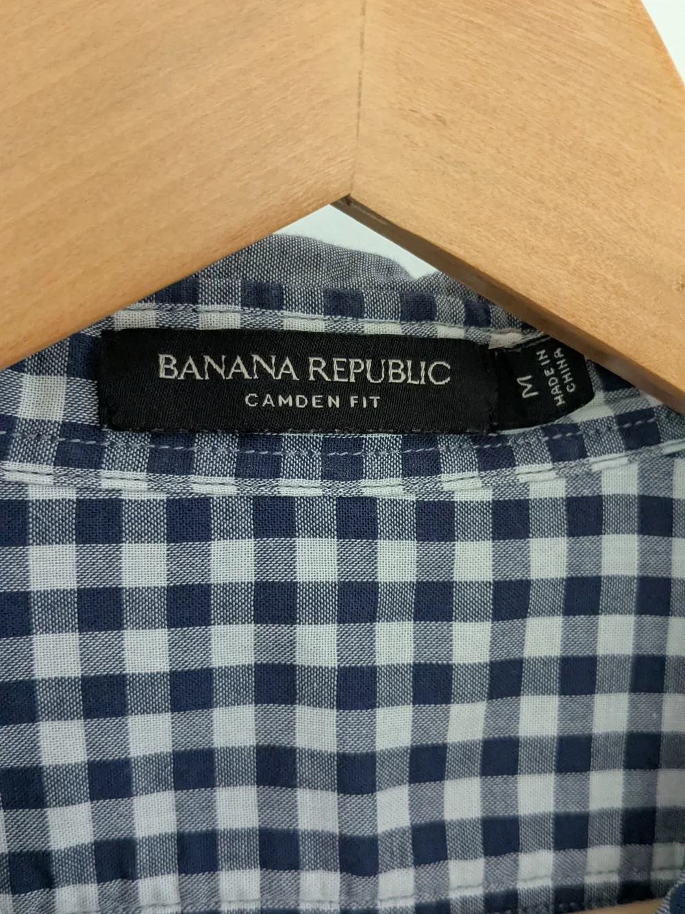 Banana Republic Men's Chambray Button-Down Shirt in Blue Camden Fit M